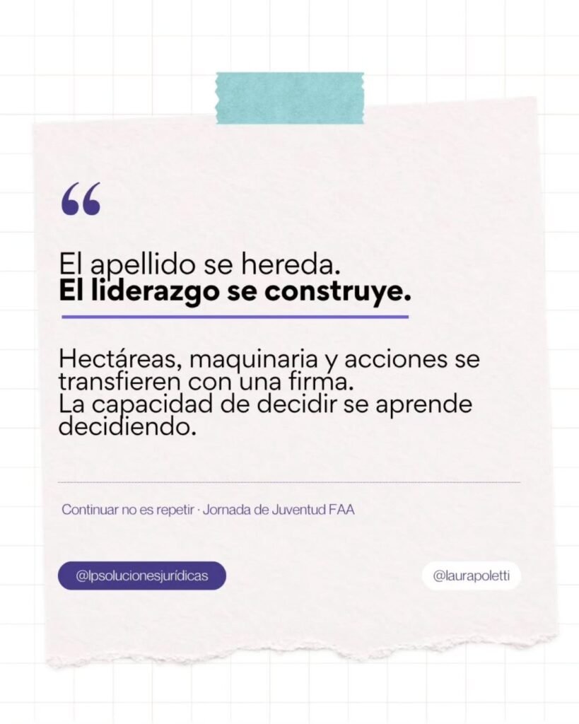 Traspaso generacional: placa con la frase "El apellido se hereda. El liderazgo se construye" de la Jornada de Juventud FAA